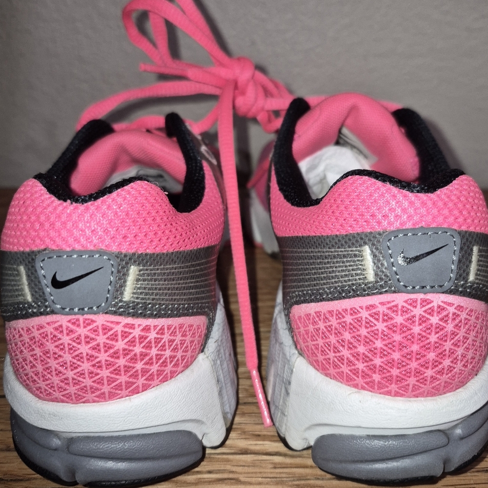 Womens Size 6.5 Nike Zoom Structure 15 Grey Pink - Picture 3 of 6